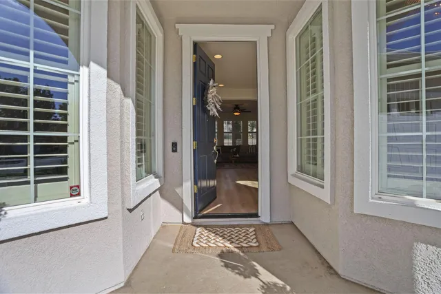 a view of an entryway of the house