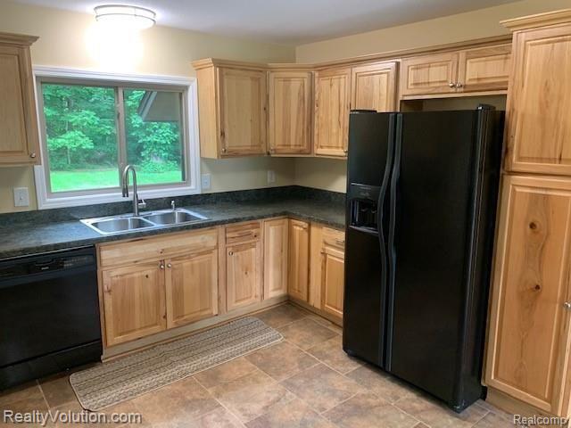 6363 North Belsay Road Flint, MI 48506 - Photo 4 of 31 IMG_7289.jpg