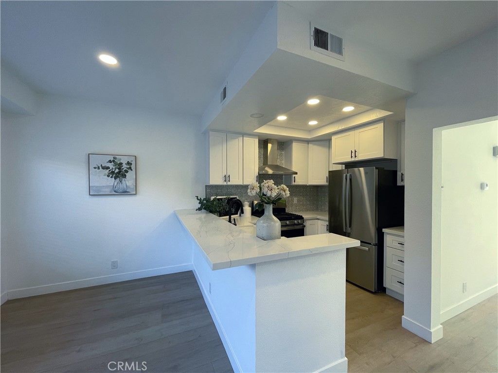 330 Fallingstar, Unit 48 Irvine, CA 92614 - Photo 4 of 27