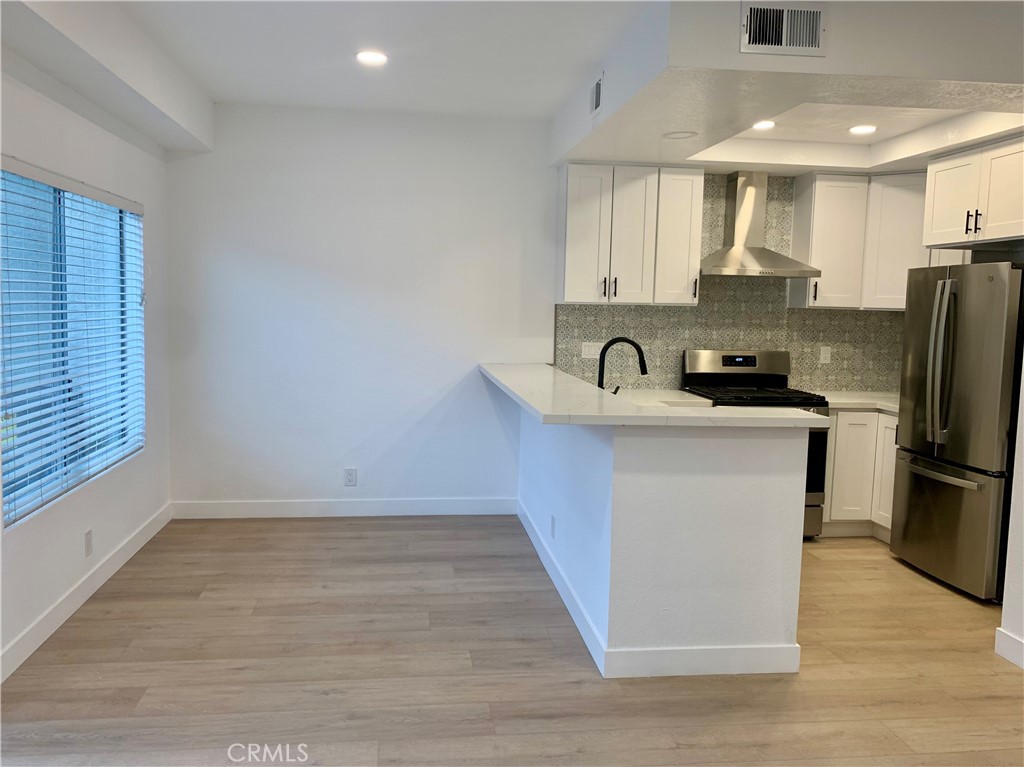 330 Fallingstar, Unit 48 Irvine, CA 92614 - Photo 6 of 27