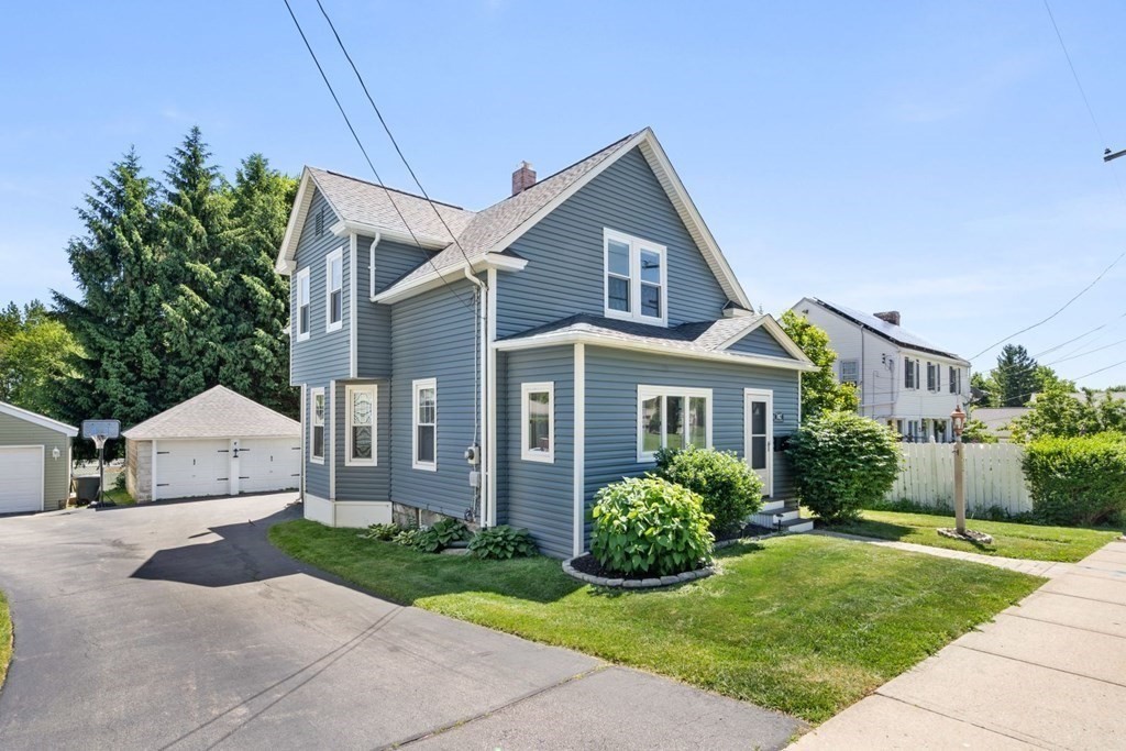 102 Beverly Road Worcester, MA 01605 - Photo 5 of 42 Gallery Image 5