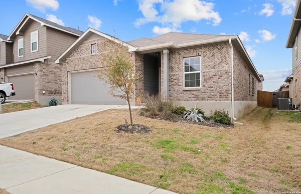 $2,050 | 8907 Arundal Garden, Converse, TX 78109