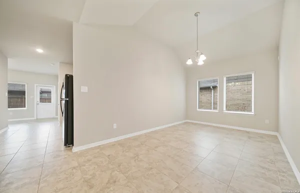 $2,050 | 8907 Arundal Garden, Converse, TX 78109