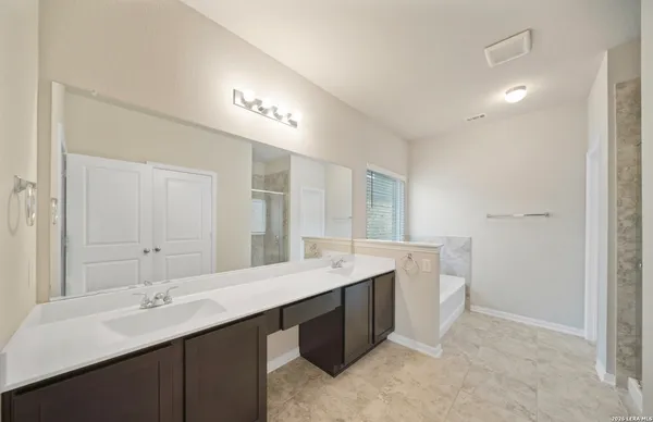 $2,050 | 8907 Arundal Garden, Converse, TX 78109