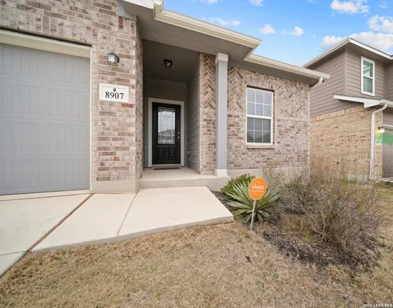$2,050 | 8907 Arundal Garden, Converse, TX 78109
