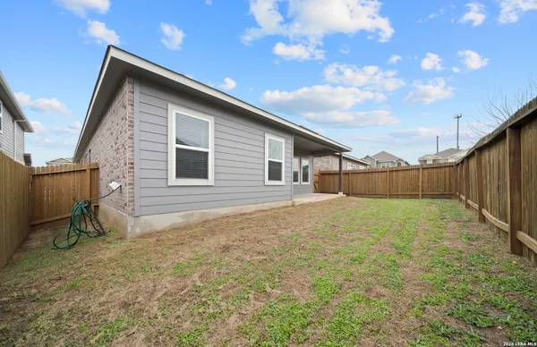 $2,050 | 8907 Arundal Garden, Converse, TX 78109