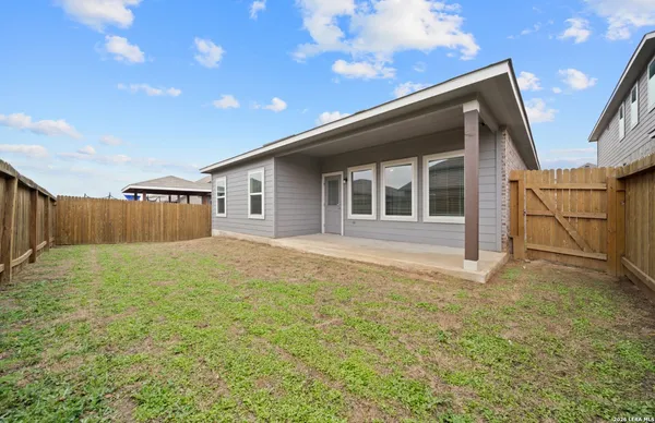 $2,050 | 8907 Arundal Garden, Converse, TX 78109