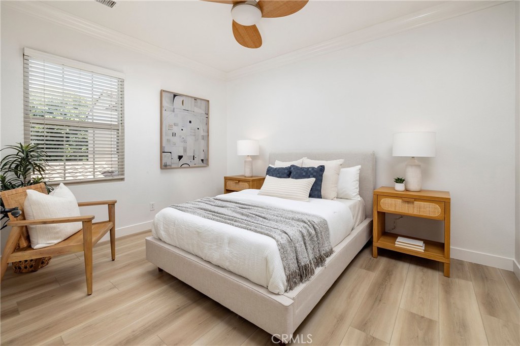 74 Townsend Irvine, CA 92620 - Photo 17 of 31 a bedroom with a bed and chair