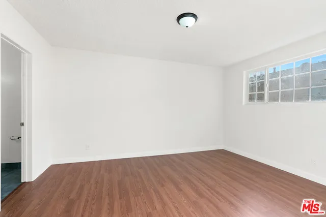 $2,400 | 12325 Oxnard Street, Unit 6, North Hollywood, CA 91606