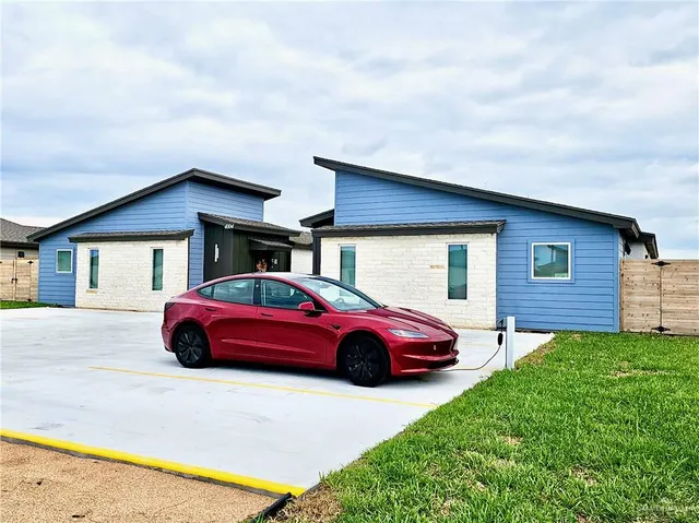 $1,350 | 4012 Jenna Lane, Unit A, Weslaco, TX 78599