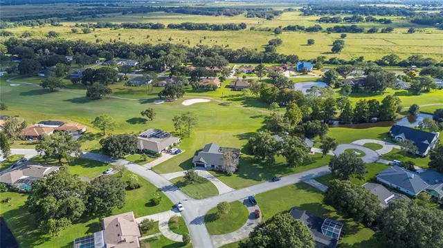 $417,500 | 10 Meadowlake Court, Winter Haven, FL 33884