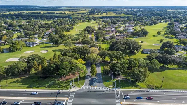 $417,500 | 10 Meadowlake Court, Winter Haven, FL 33884