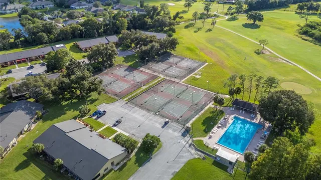 $417,500 | 10 Meadowlake Court, Winter Haven, FL 33884