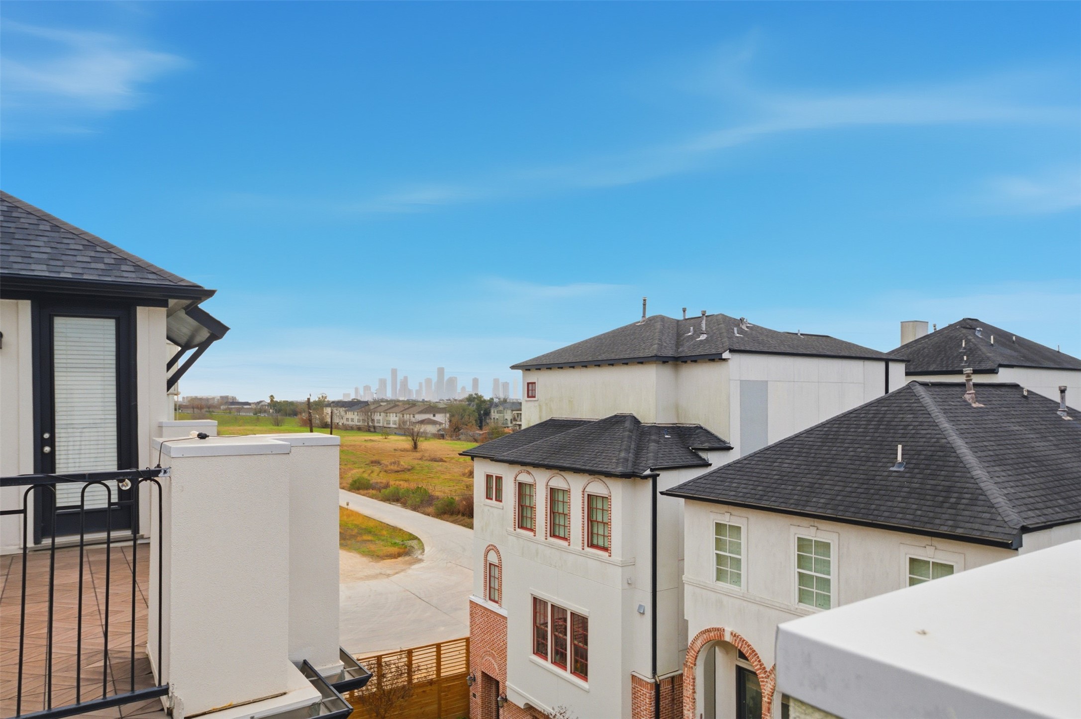 5606 Cohn Terrace Houston, TX 77007 - Photo 36 of 39 a front view of a house with a ocean view