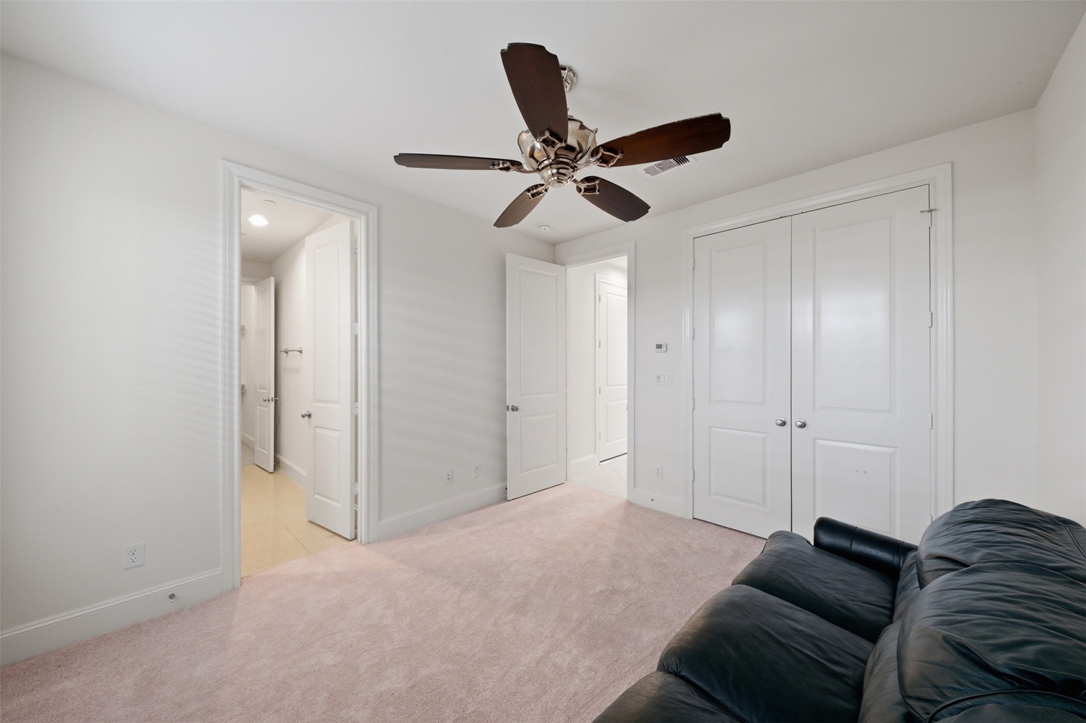 5606 Cohn Terrace Houston, TX 77007 - Photo 6 of 39 a living room with furniture and a ceiling fan