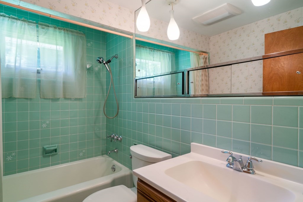 54 Brook Road Weston, MA 02493 - Photo 17 of 24