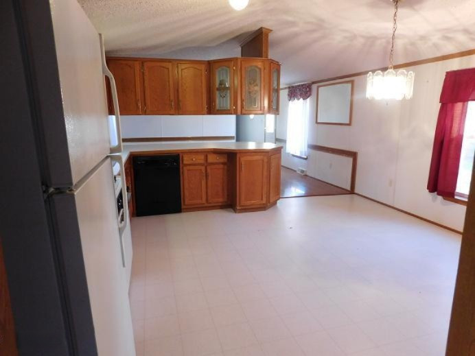 150 Church Road Northwest Edmore, MI 48829 - Photo 11 of 25 009