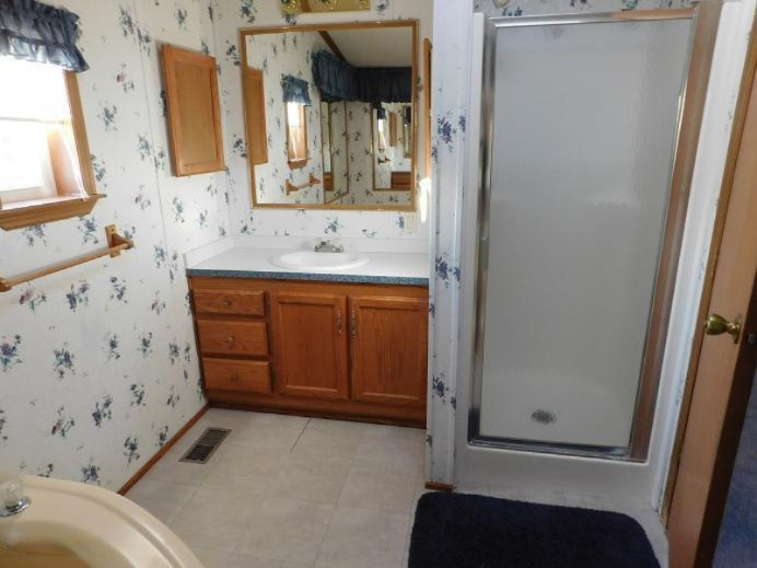 150 Church Road Northwest Edmore, MI 48829 - Photo 10 of 25 005