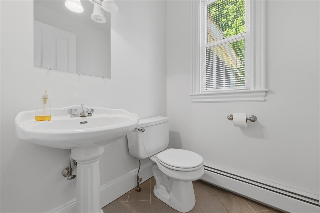 39 Beacon Street Amesbury, MA 01913 - Photo 35 of 41