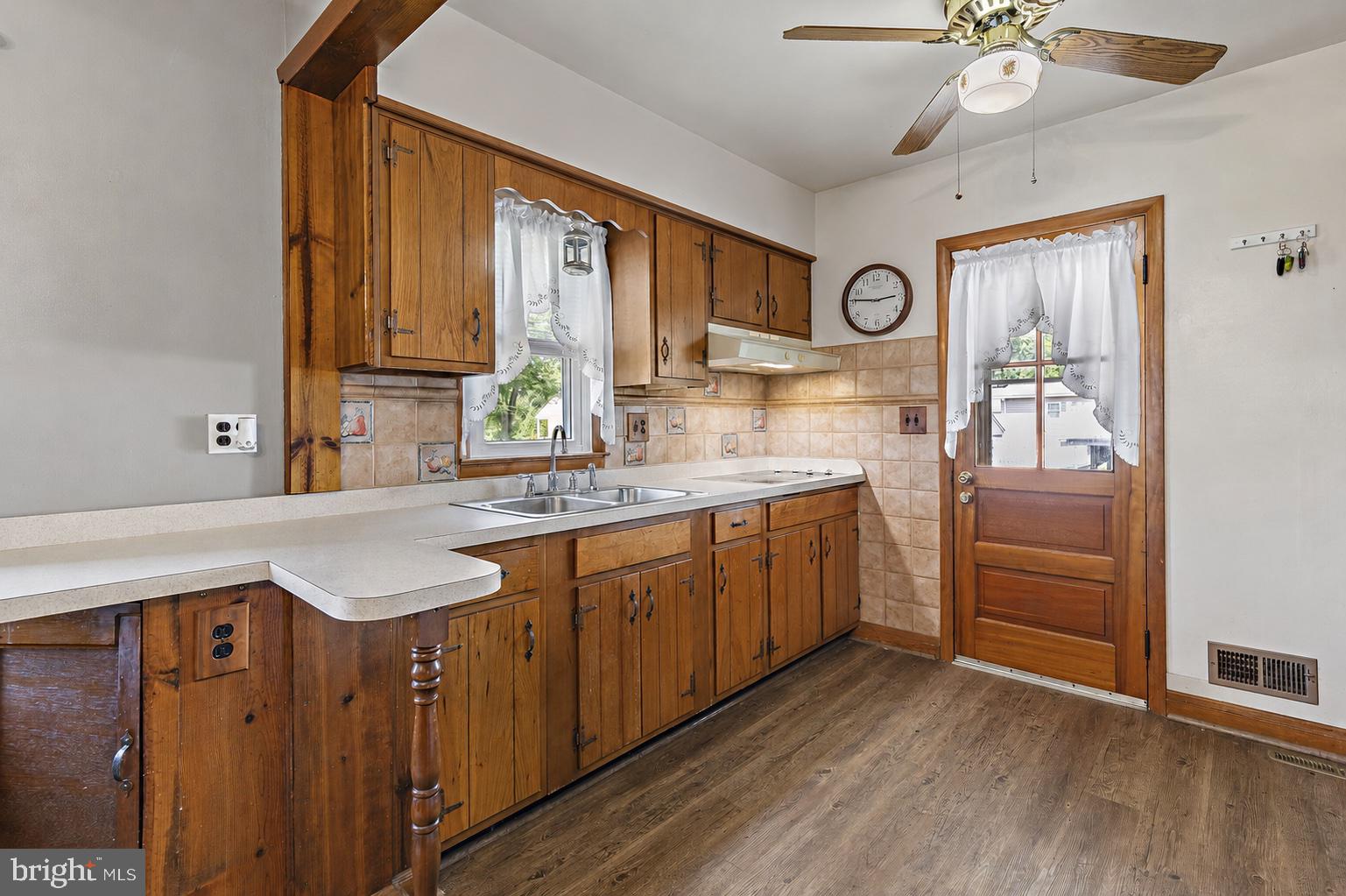5625 Allender Road White Marsh, MD 21162 - Photo 5 of 31 ML Kitchen