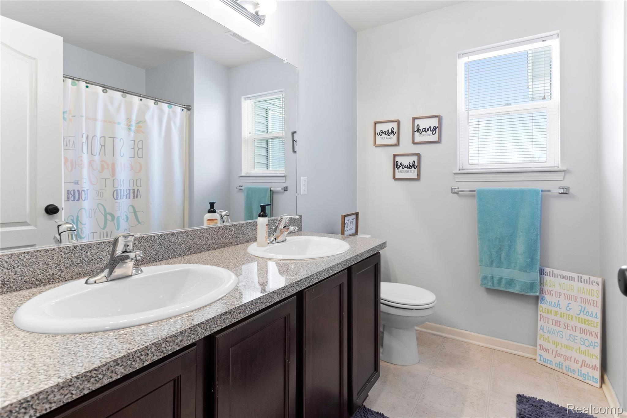 9374 Maple Ridge Drive Newport, MI 48166 - Photo 41 of 47 second floor bath