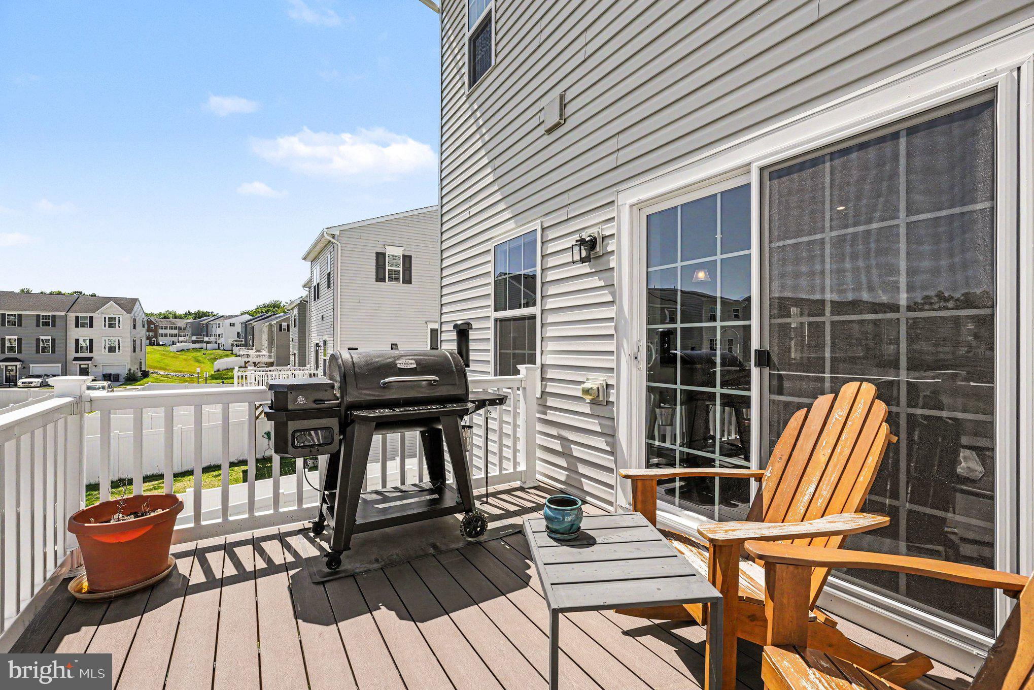 36066 Coyote Trail Locust Grove, VA 22508 - Photo 25 of 33 TREX deck for entertaining