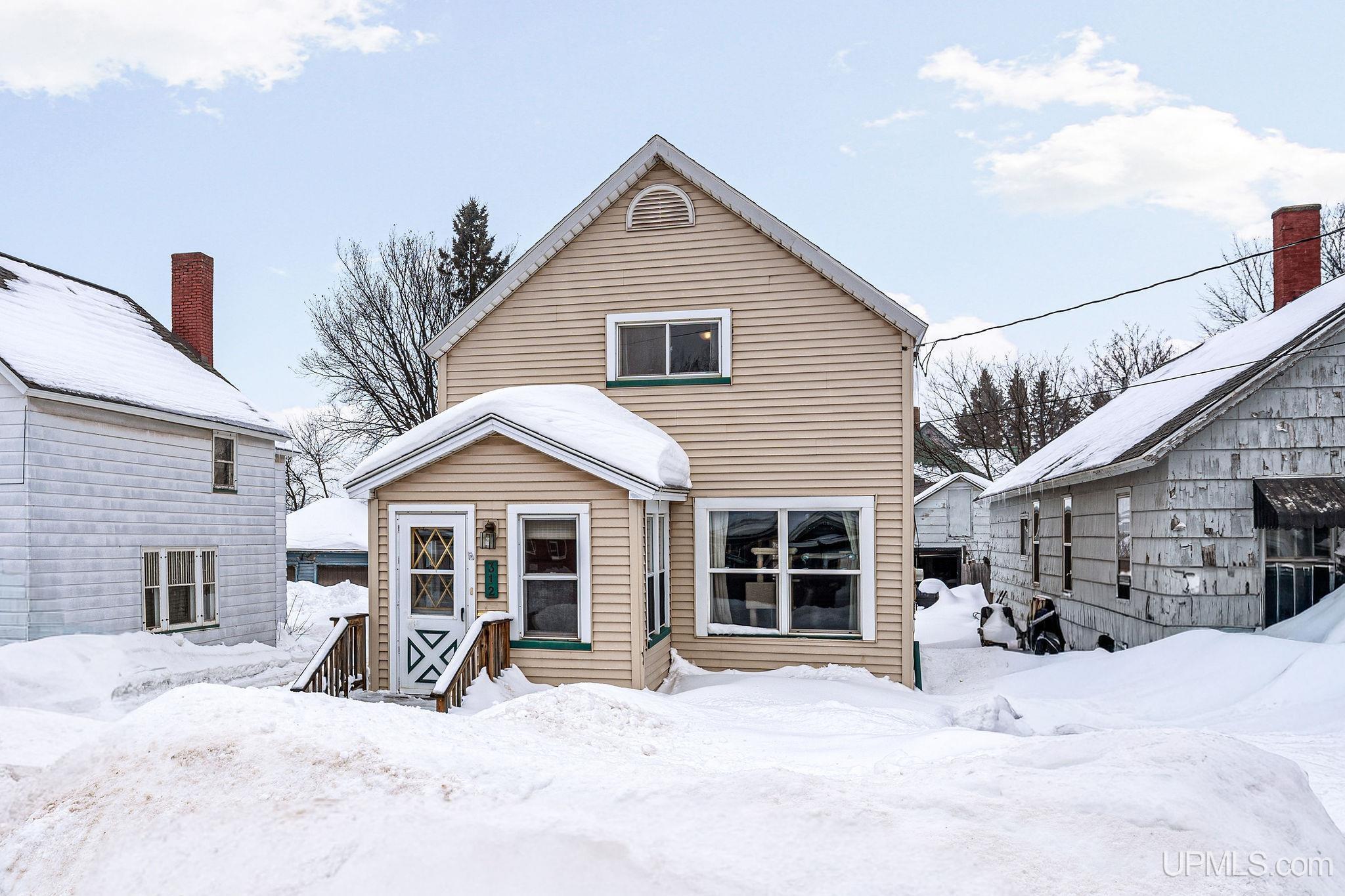 312 West Ridge Street Ishpeming, MI 49849 - Photo 1 of 39