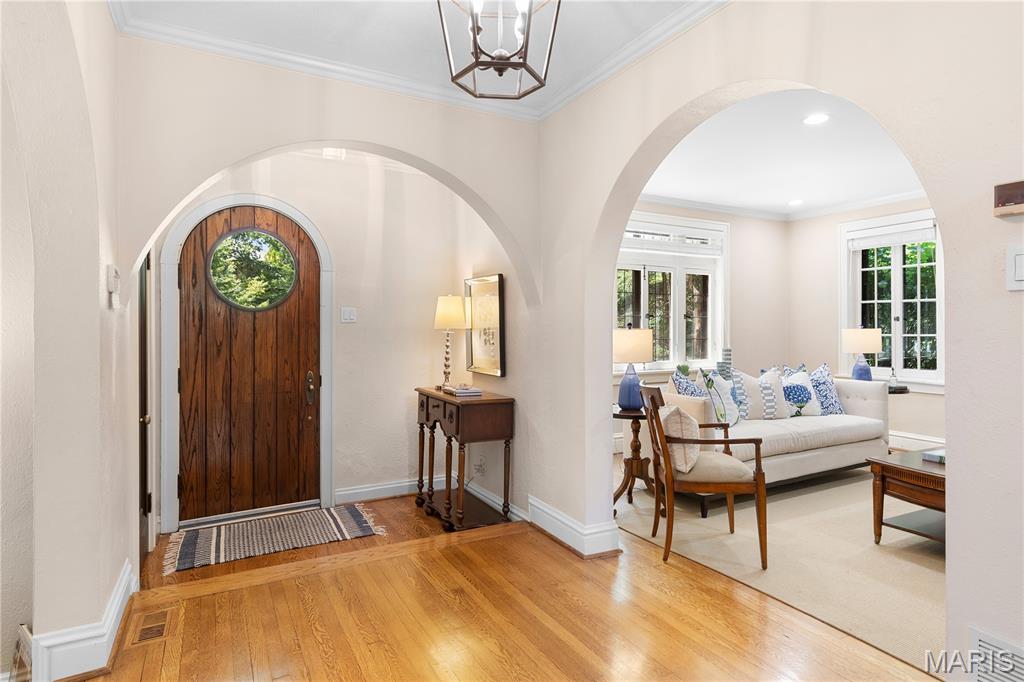 46 Broadview Drive Clayton, MO 63105 - Photo 3 of 46