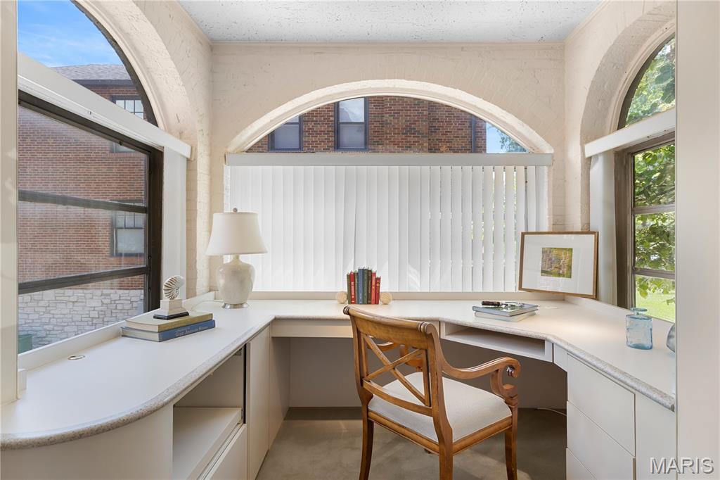 46 Broadview Drive Clayton, MO 63105 - Photo 7 of 46