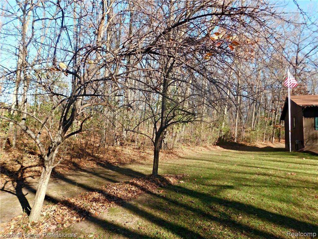 9660 Andersonville Road Clarkston, MI 48346 - Photo 6 of 53 front9.JPG