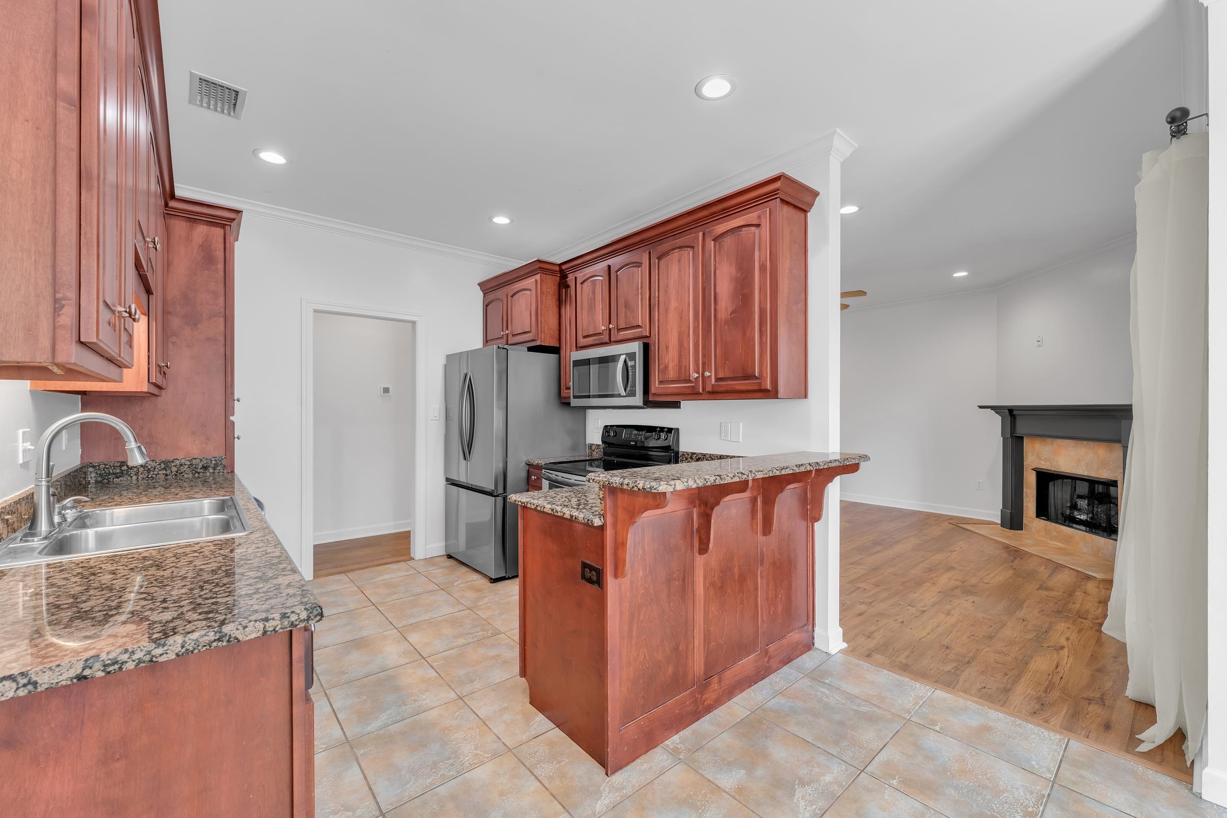 9508 Collier Loop Daphne, AL 36526 - Photo 16 of 29 Kitchen