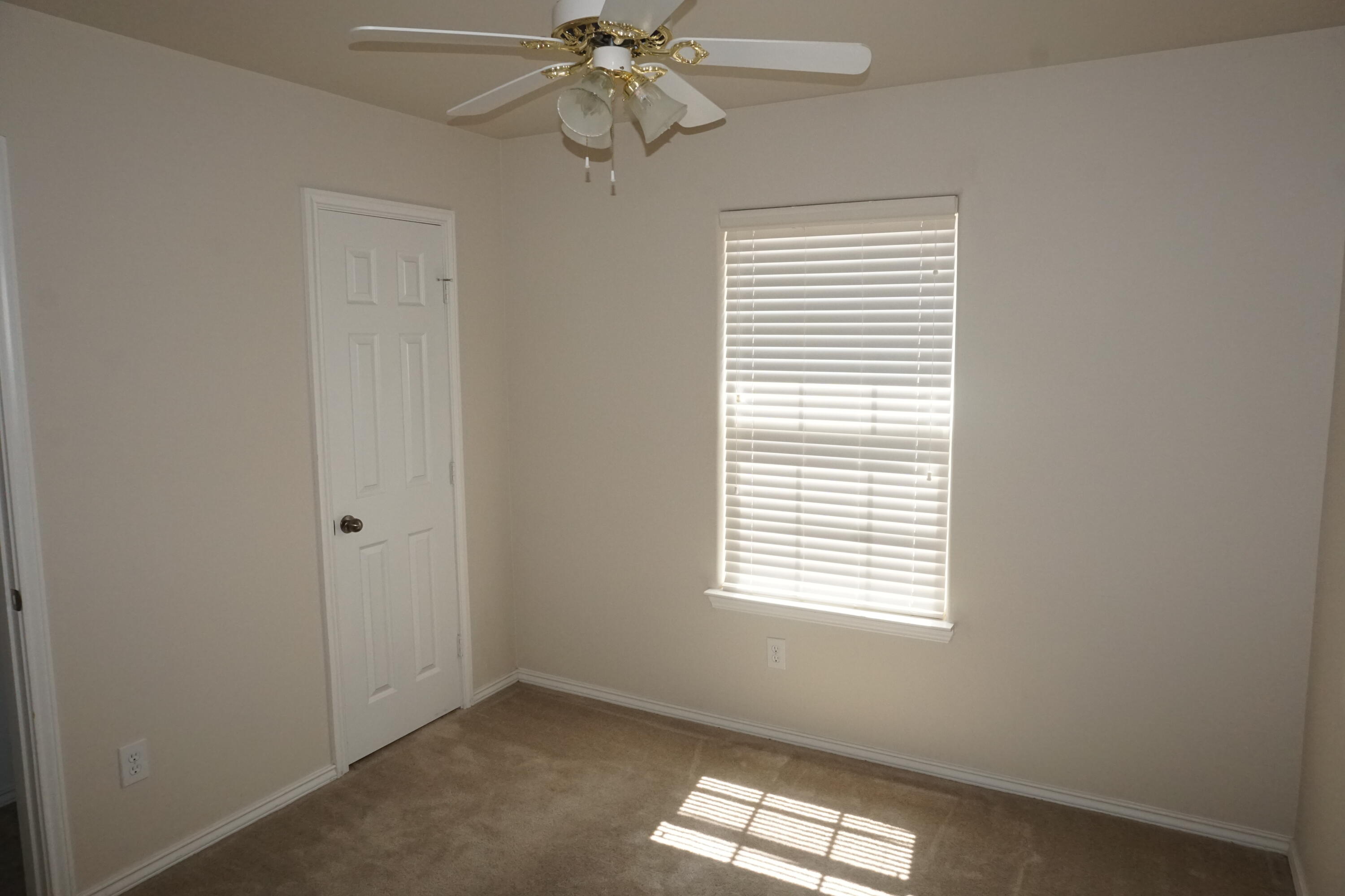 6549 85th Street Lubbock, TX 79424 - Photo 7 of 9 7