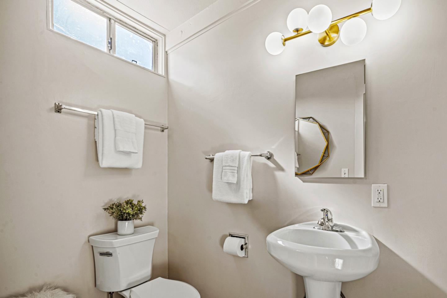 831 Arlington Place Del Rey Oaks, CA 93940 - Photo 23 of 33