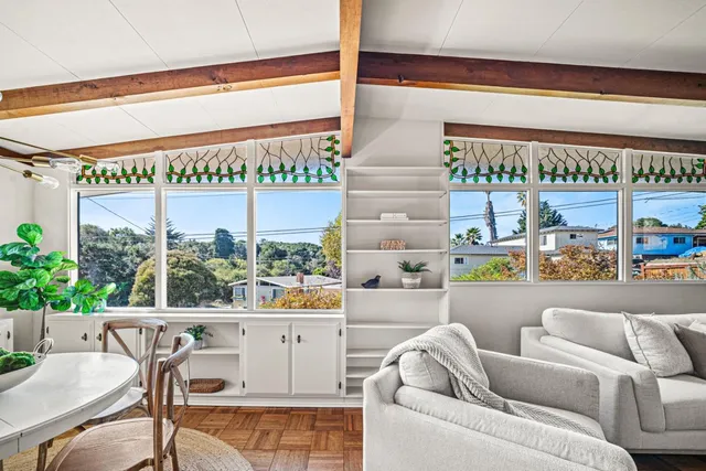 $1,100,000 | 831 Arlington Place, Del Rey Oaks, CA 93940