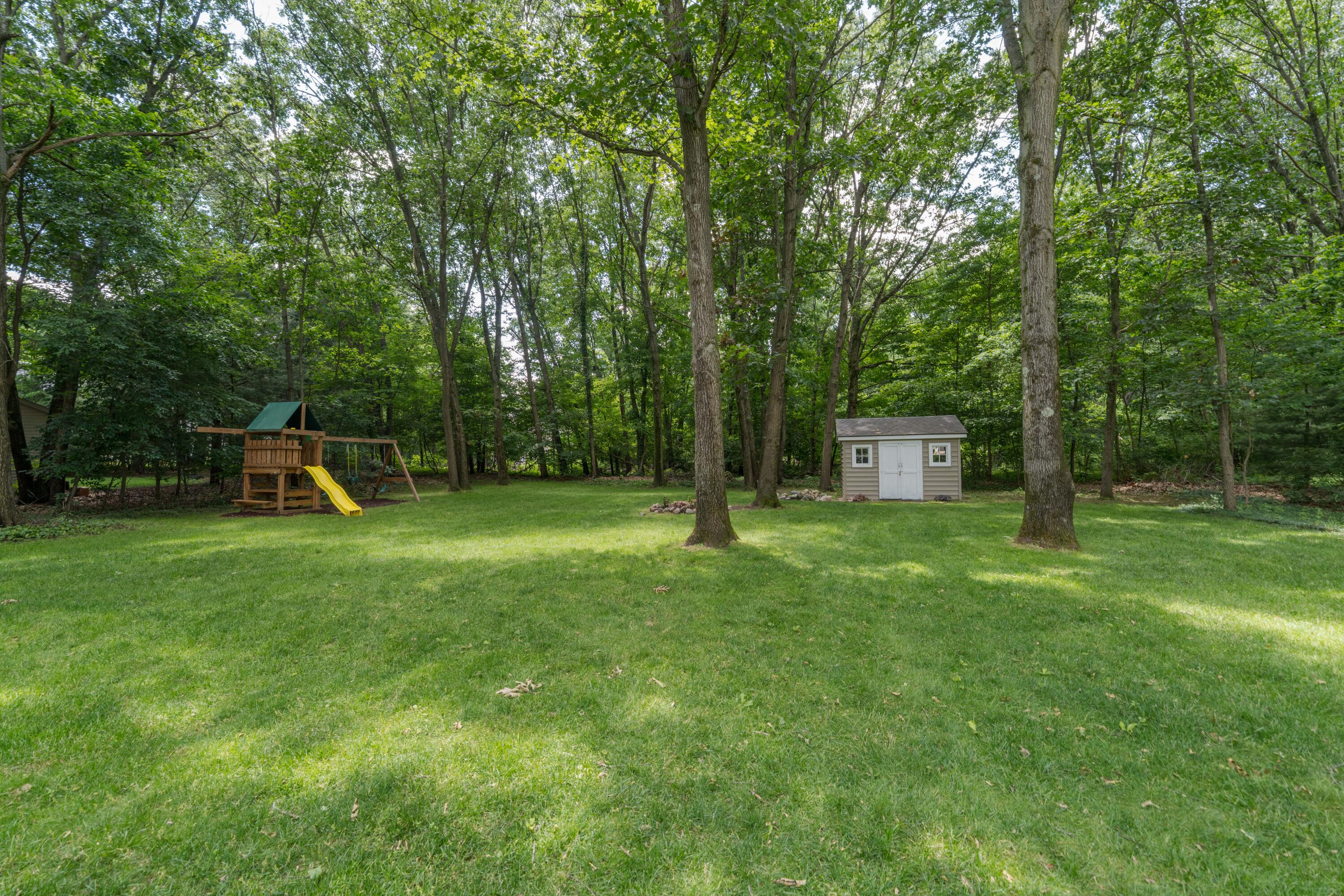 3348 Rothwell Court Kalamazoo, MI 49009 - Photo 29 of 34 DSC02650