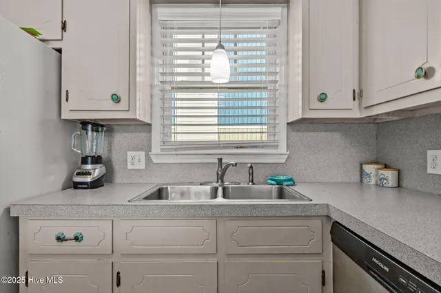 $475,000 | 2029 Whispering Pine Street Southwest, Ocean Isle Beach, NC 28469