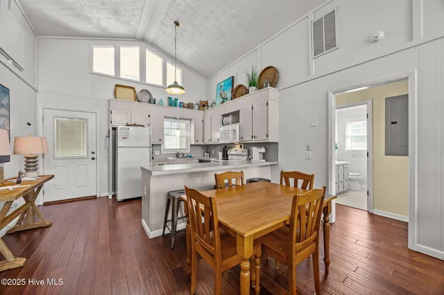 $475,000 | 2029 Whispering Pine Street Southwest, Ocean Isle Beach, NC 28469