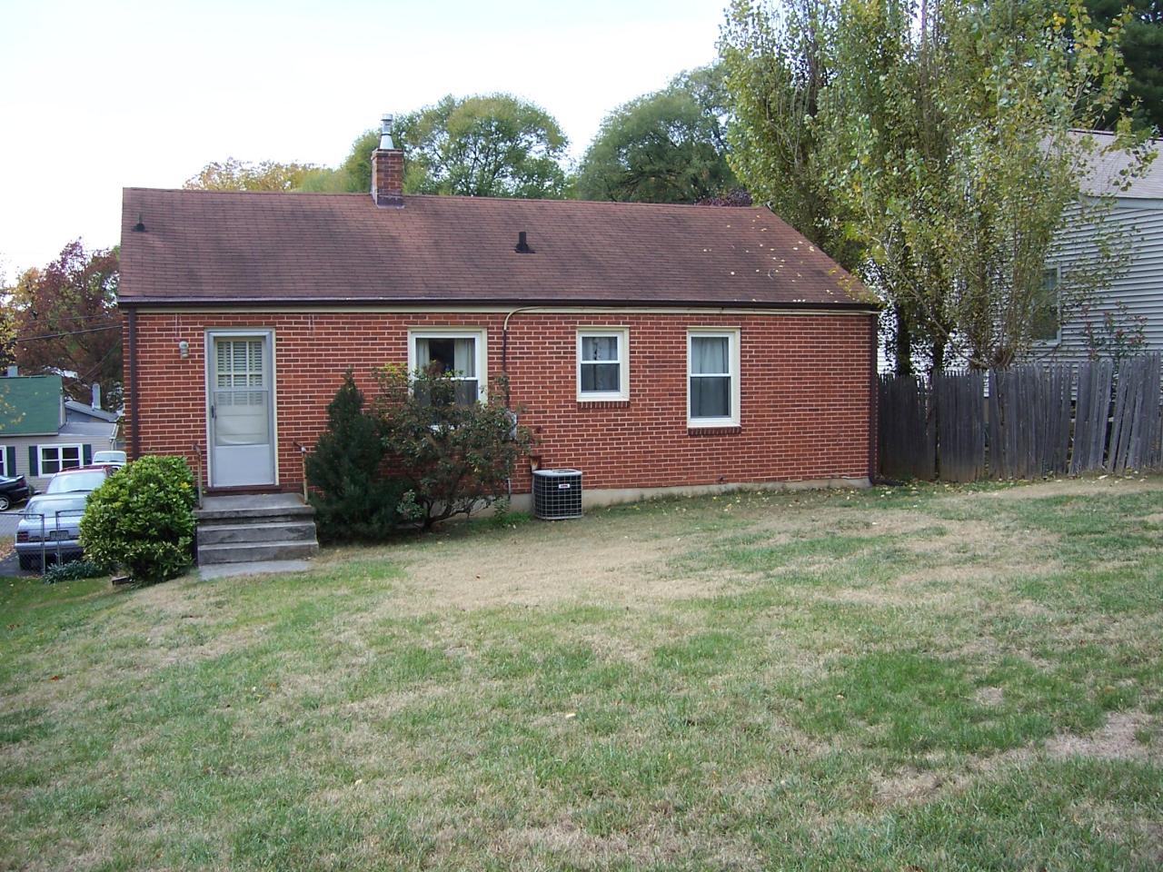 2532 Spring Road Southwest Roanoke, VA 24015 - Photo 3 of 11 BACK