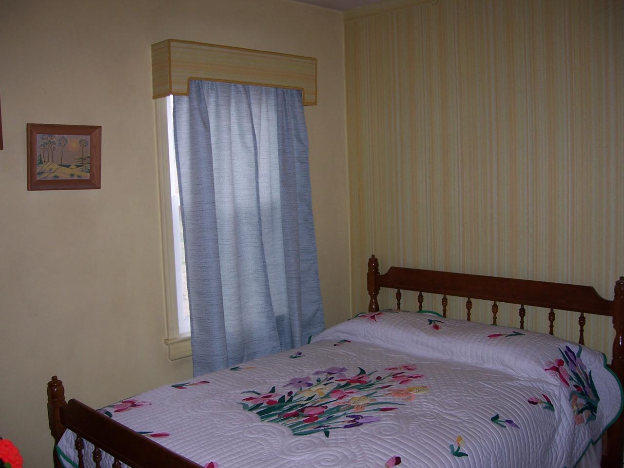 2532 Spring Road Southwest Roanoke, VA 24015 - Photo 7 of 11 BEDROOM 2