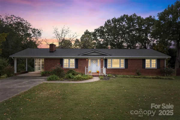 $260,000 | 458 Roy Eaker Road, Cherryville, NC 28021