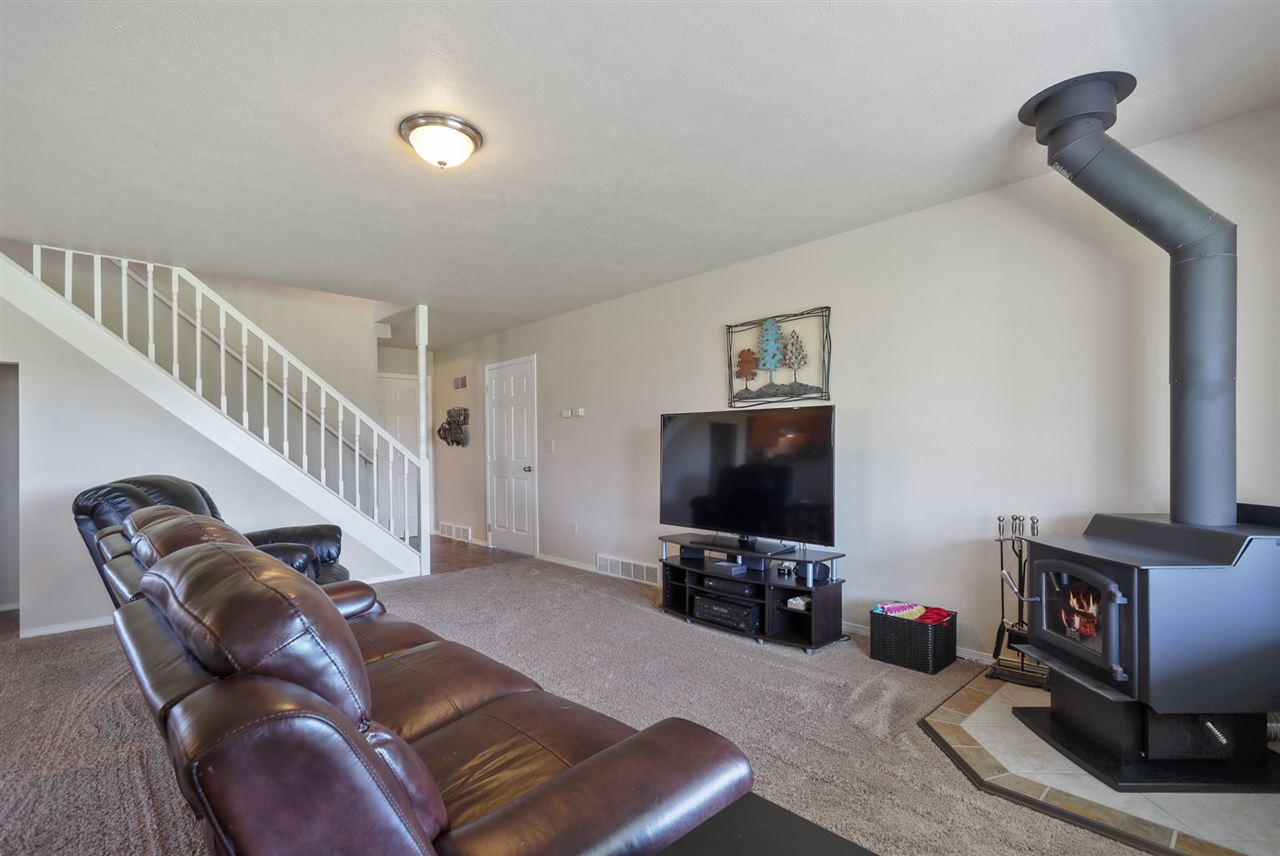 25309 Starr Road Newman Lake, WA 99025 - Photo 3 of 20 Gallery Image 3