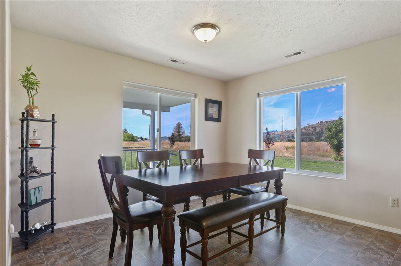 25309 Starr Road Newman Lake, WA 99025 - Photo 5 of 20 Gallery Image 5