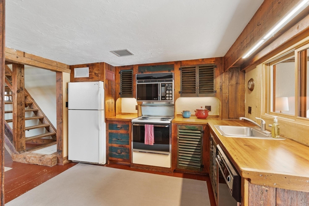 105 Townsend Road, Unit 1 Shirley, MA 01464 - Photo 10 of 36 Gallery Image 10