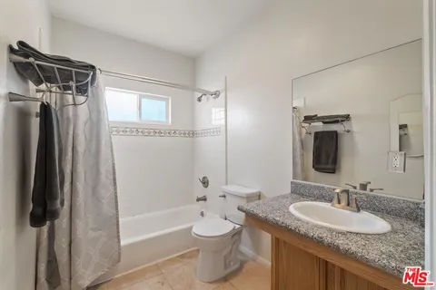 $625,000 | 11124 Burbank Boulevard, Unit 212, North Hollywood, CA 91601