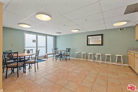 $625,000 | 11124 Burbank Boulevard, Unit 212, North Hollywood, CA 91601