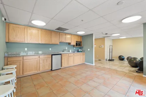 $625,000 | 11124 Burbank Boulevard, Unit 212, North Hollywood, CA 91601