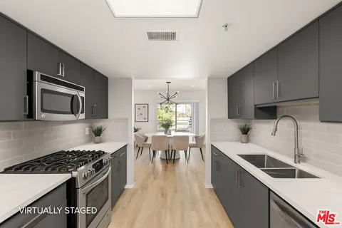 $625,000 | 11124 Burbank Boulevard, Unit 212, North Hollywood, CA 91601