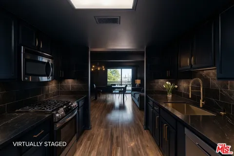 $625,000 | 11124 Burbank Boulevard, Unit 212, North Hollywood, CA 91601