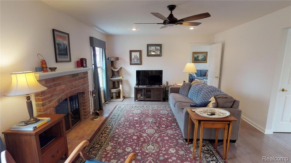 914 Aspen Drive Rochester, MI 48307 - Photo 12 of 54 914-Aspen-Drive-Rochester-04052019_121446.jpg