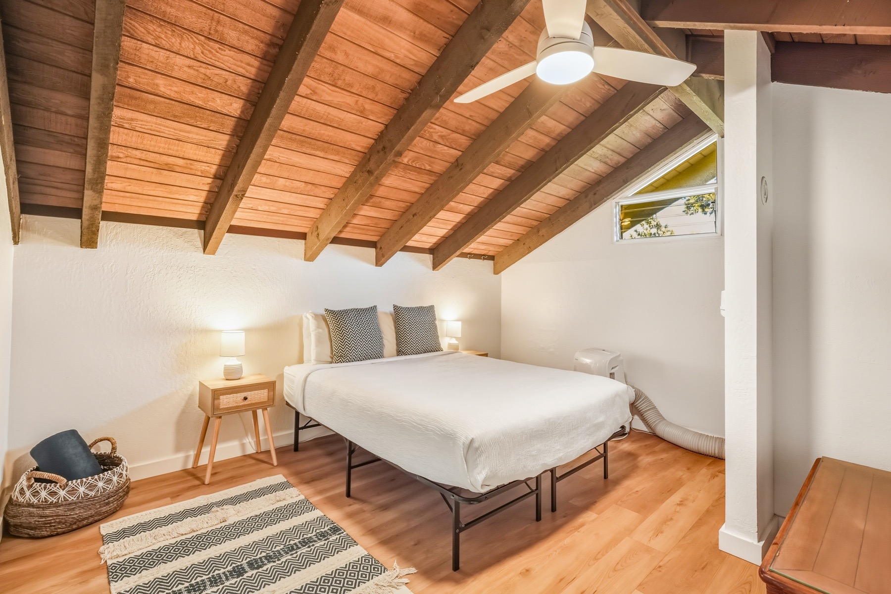 1901 Poipu Road, Unit 924 Koloa, HI 96756 - Photo 18 of 27 a room with a bed and a table